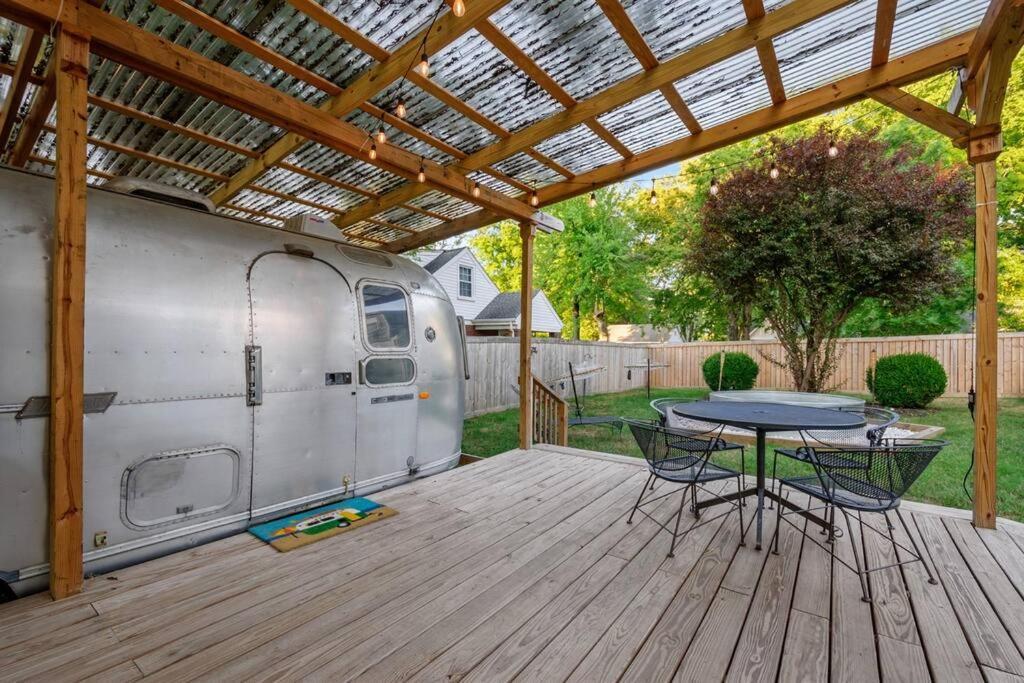 The Wingate Nashville Hot Tub & Airstream Oasis Exterior photo